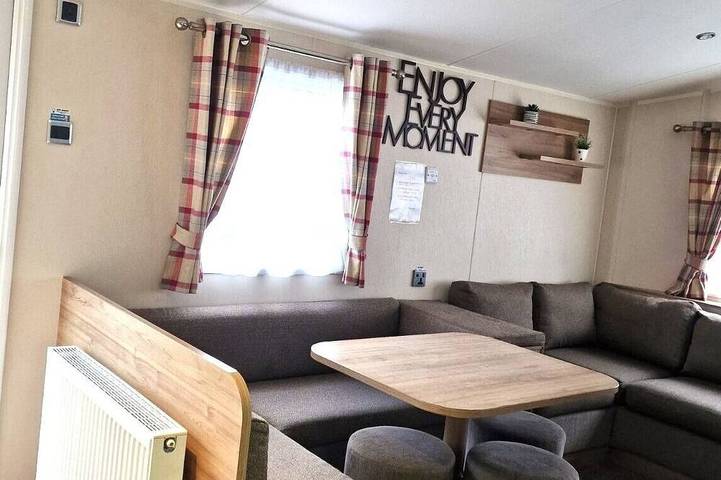 Static caravan for 8 people in Felixstowe