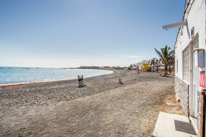Apartamento entero, Apartamento Vacacional 'La Casita De La Playa' con Vista al Mar, Wi-Fi y Aire Acondicionado in Puerto Lajas, Puerto del Rosario