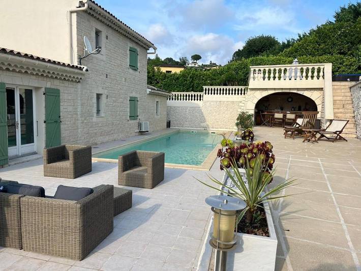 Villa pour 10 personnes, avec jardin et terrasse ainsi que piscine et jacuzzi à Saint-Paul-de-Vence