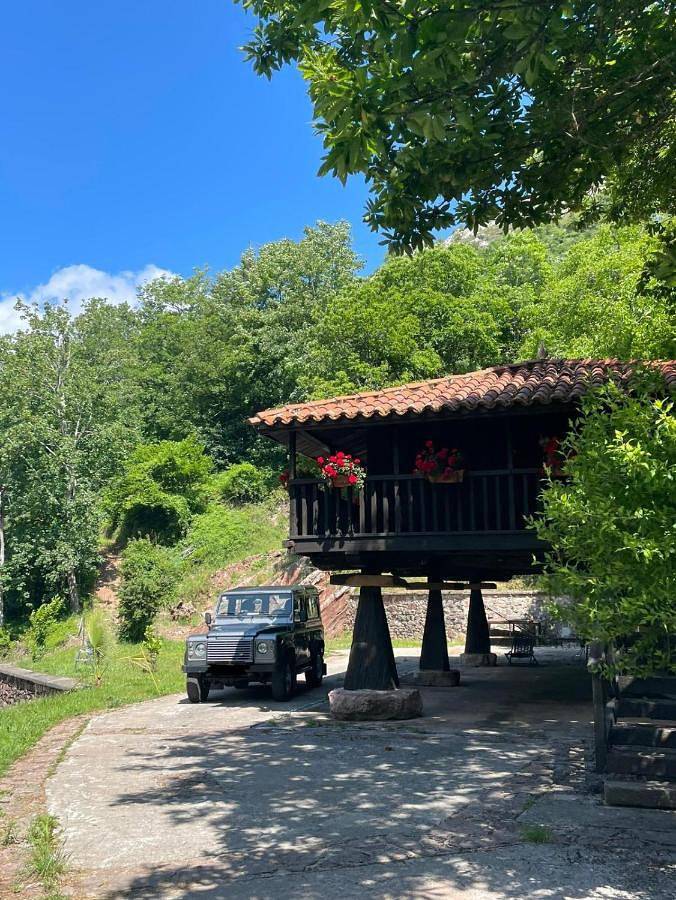 Apartamento de vacaciones para 4 personas, con terraza además de jardín y vistas, Se admiten mascotas en Parque Natural de Redes