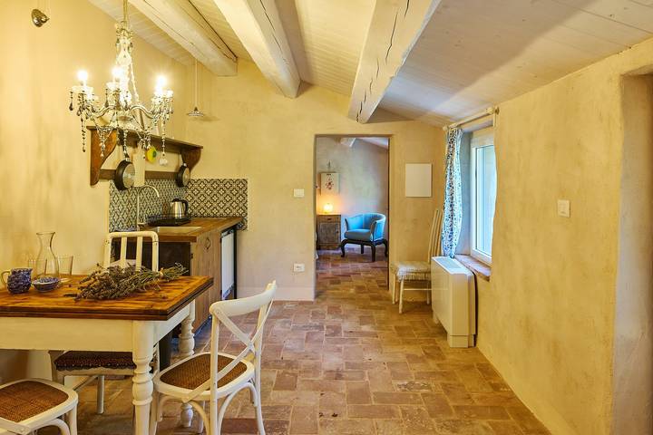 Appartamento intero, Un mulino in pietra tra bosco ripariale e laghetto in Mombaroccio, Valle del Metauro