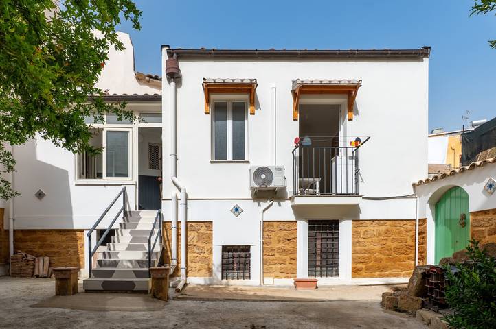 Ferienwohnung für 4 Personen, mit Balkon auf Sizilien