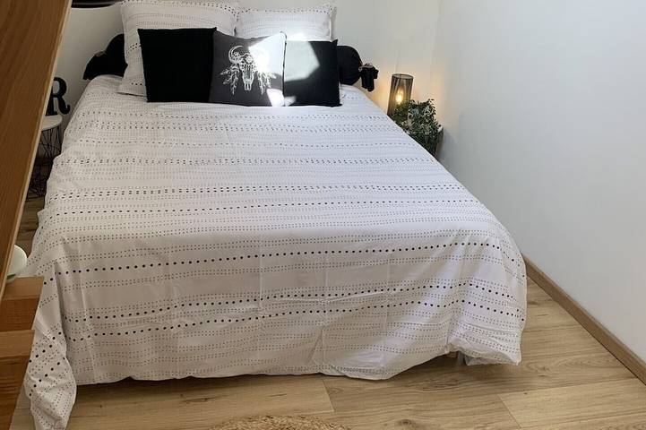 Location de vacances pour 7 personnes, avec terrasse ainsi que jacuzzi et jardin à Faycelles - 4