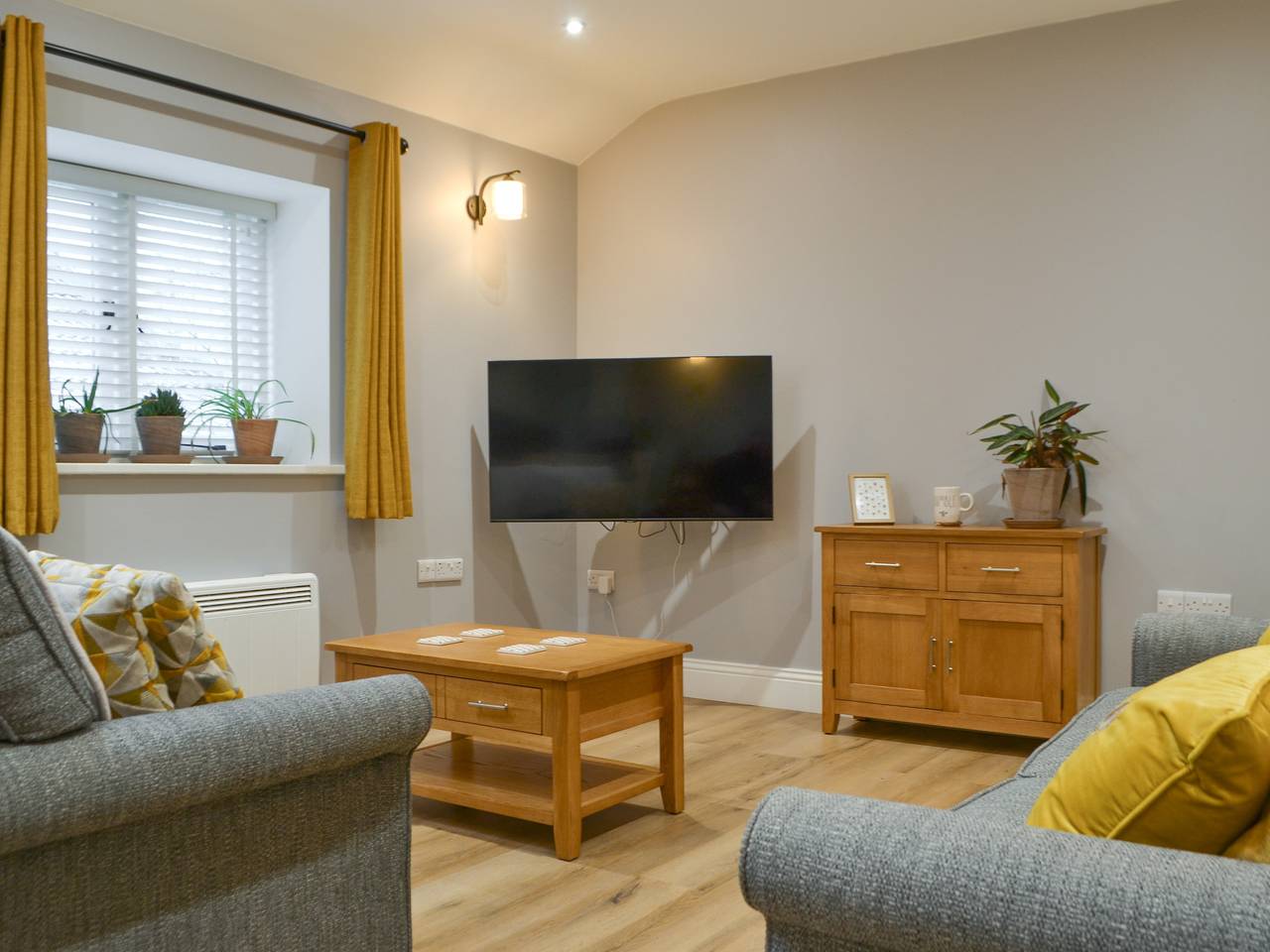Bumble Cottage in Cockermouth, Lake District