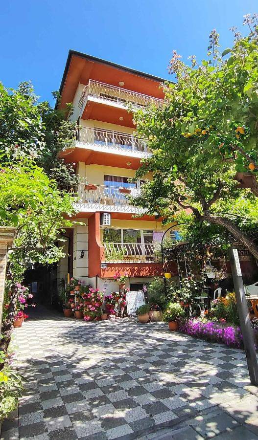 Maison d’hôte pour 4 personnes, avec vue ainsi que jardin et terrasse