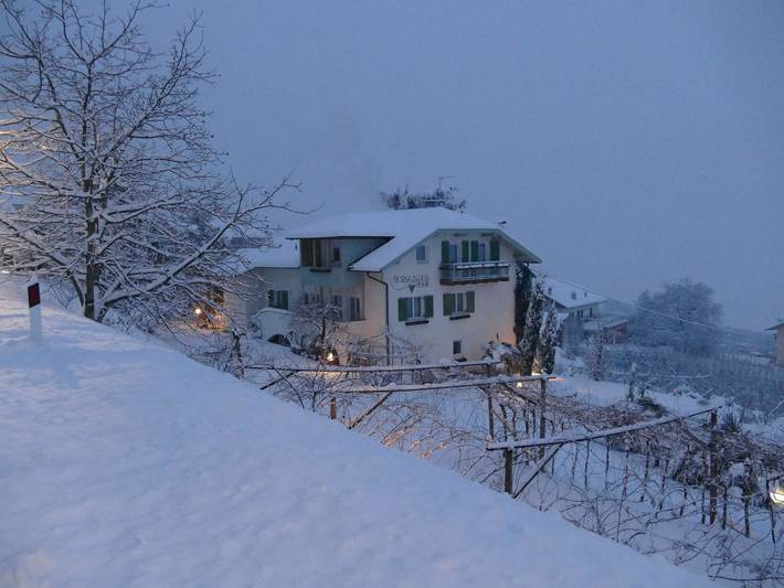 Ferienhaus für 3 Personen, mit Ausblick und Garten in Montan