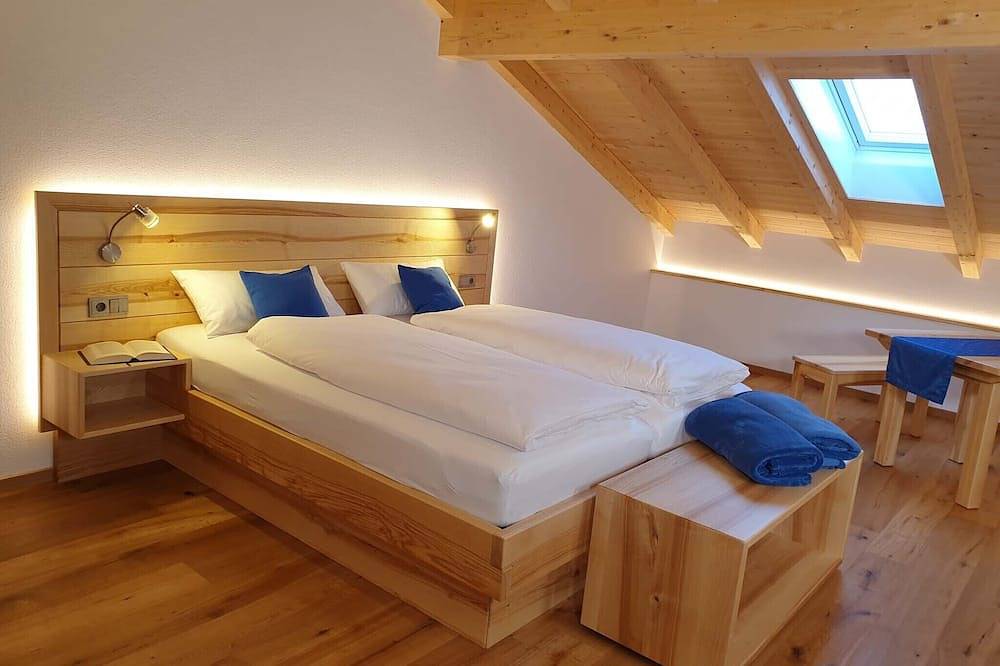 Ganze Wohnung, Ferienwohnung Seeblick, 82 qm Maisonette, 2 separate Schlafzimmer in Söchtenau, Landkreis Rosenheim
