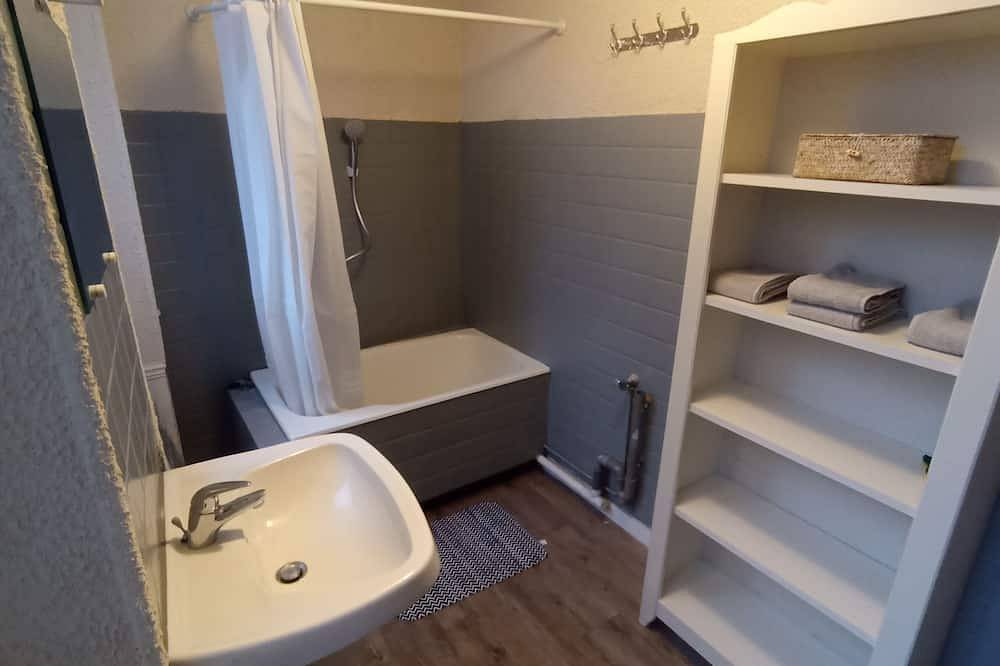 Entire apartment, At the spa in Salins-les-Bains, Jura
