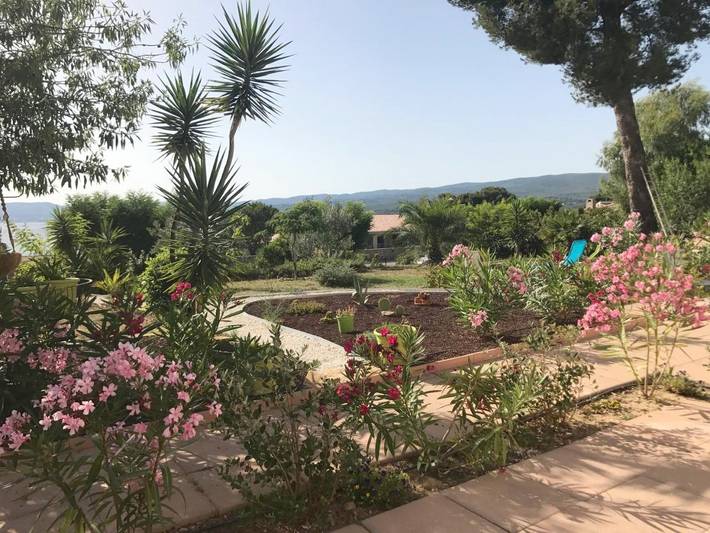 Appartement de vacances pour 2 personnes, avec vue ainsi que jardin et terrasse