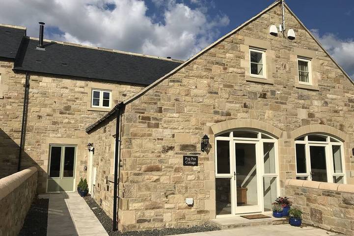 Vacation rental for 6 people, with yard in England