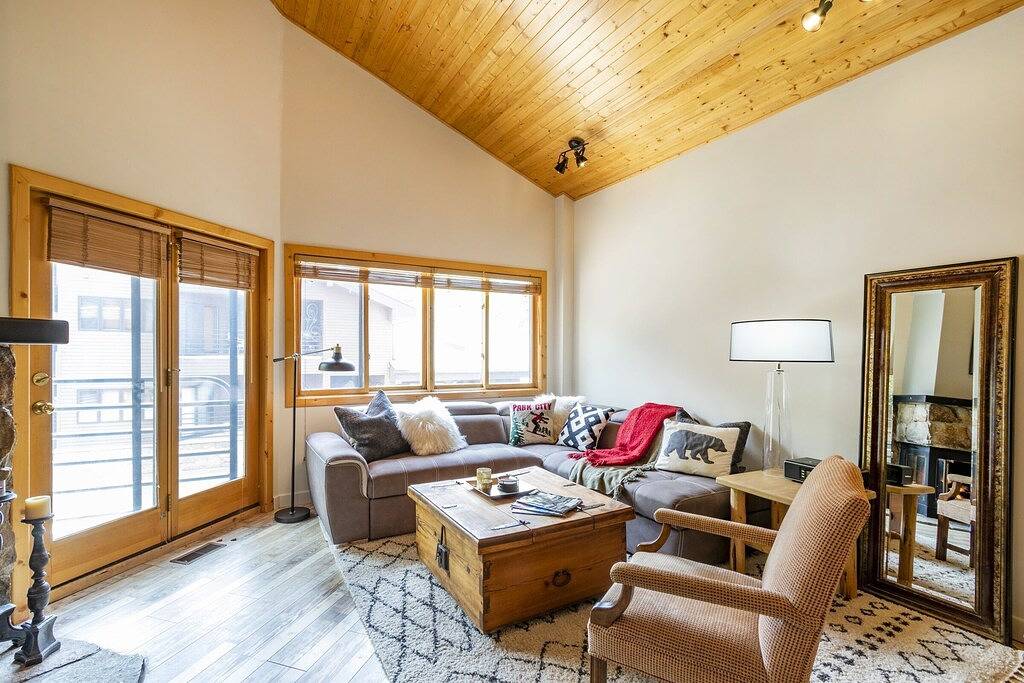 Ganze Wohnung, Fantastische 1-Bett-Wohnung nur wenige Schritte von Deer Valley Skiing. Gemütliches Feuer, tolle Aussicht. in Uinta Wasatch Cache National Forest