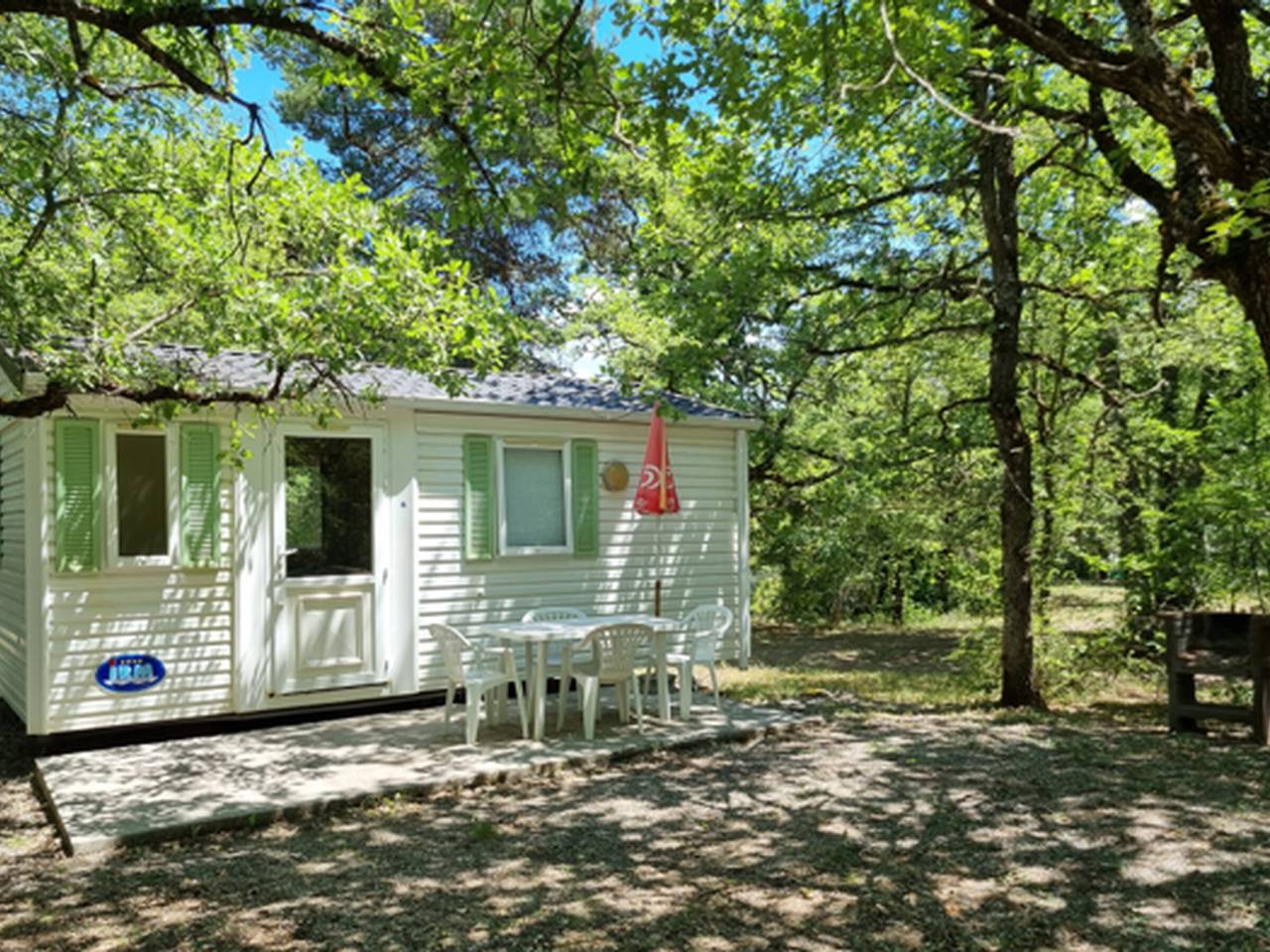 Mobil-home confortable avec terrasse - 4 pers. in Neffes, Région de Gap