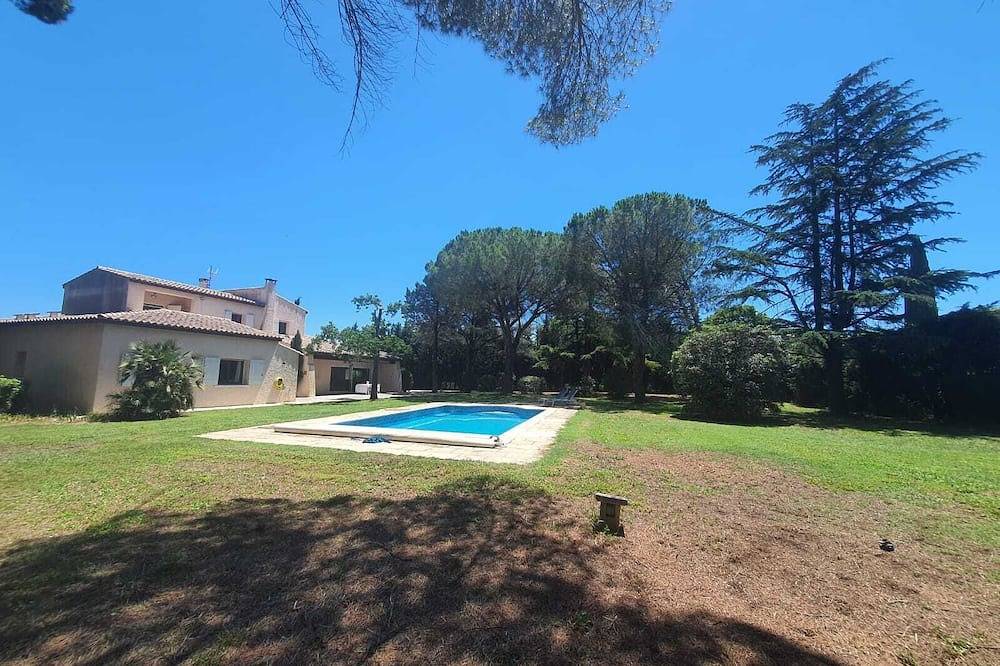 La Villa des Pins in Garons, Nimes region