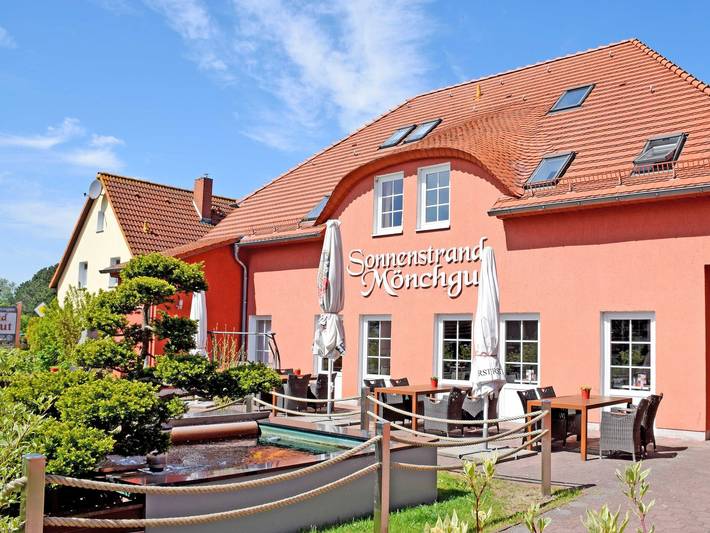 Hotel für 3 Personen, mit Terrasse und Garten in Lobbe