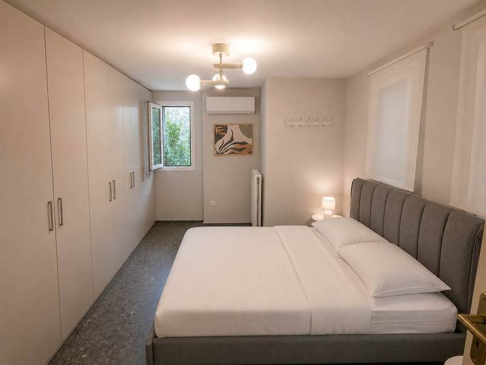 Appartement entier, Appartement de vacances pour 4 personnes avec jardin in Section centrale d'Athènes, Athènes