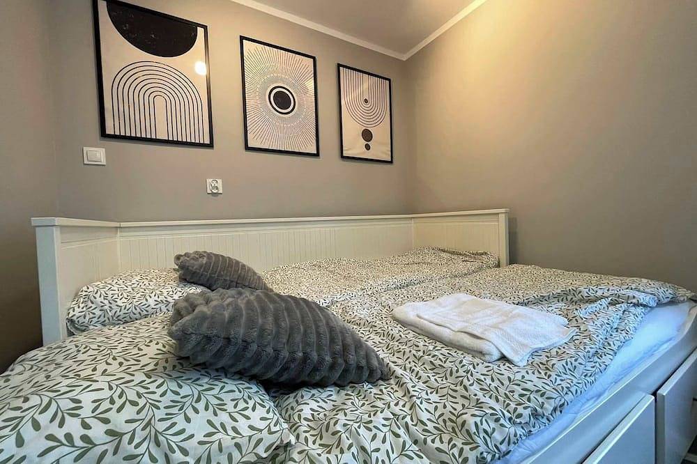 Ganze Wohnung, Cozy Apartment located in the City Center in Dębica with Wifi, pet-friendly in Karpatenvorland