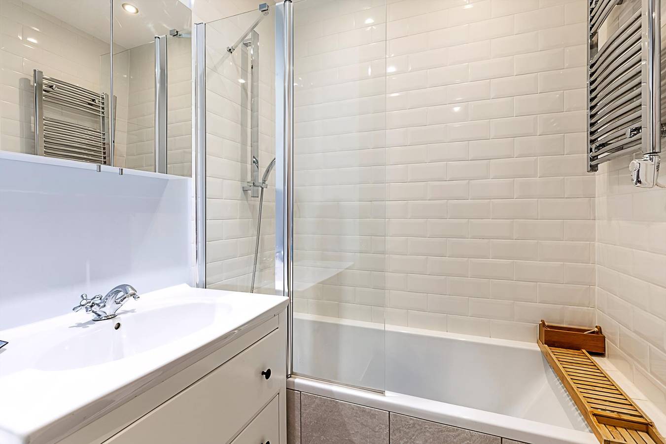 Stylish & Spacious 3-Bed Home in Vibrant Bow in Tower Hamlets, London