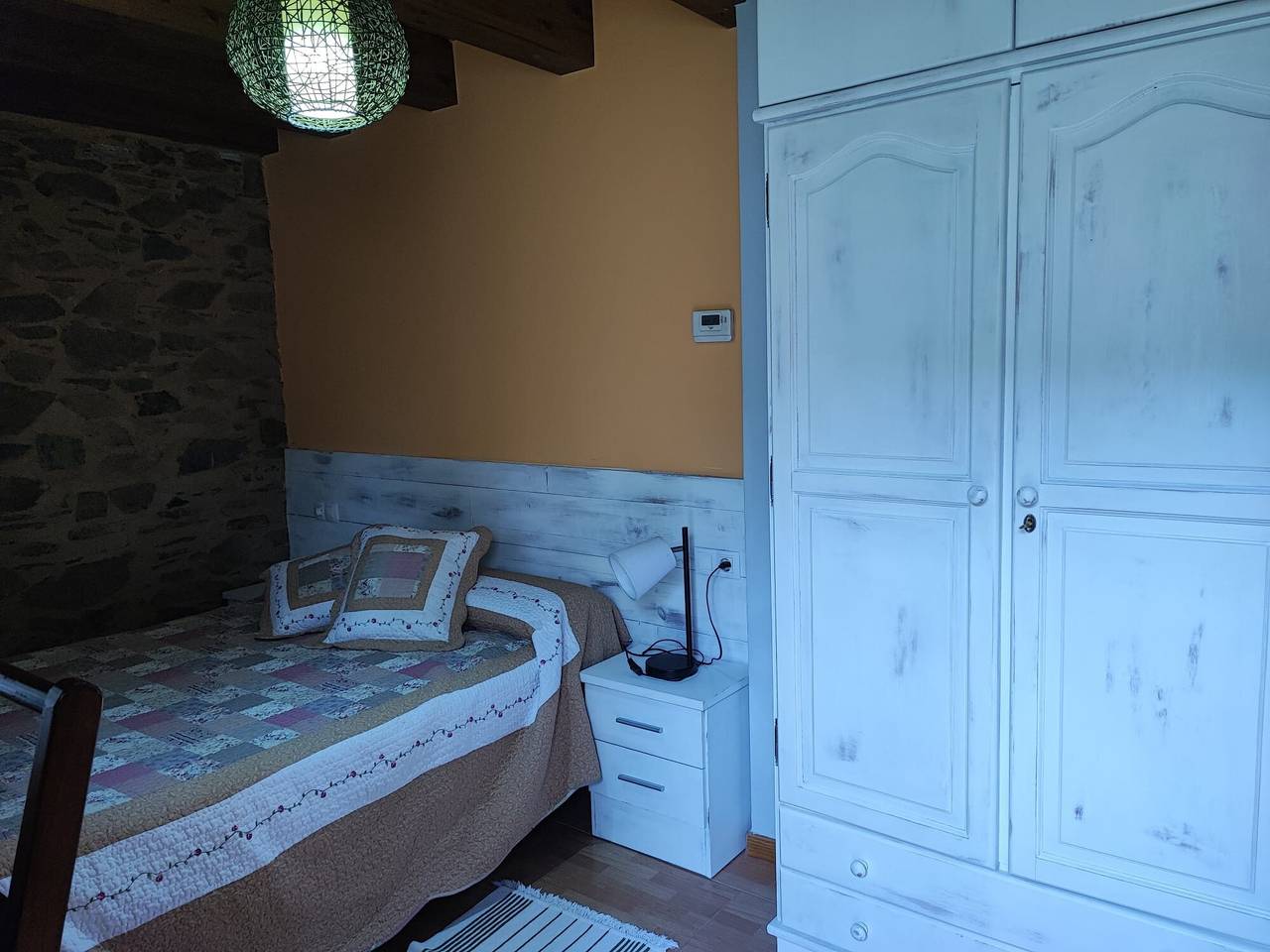 Maison de campagne « Ribera Del Cantero » avec vue montagne, piscine privée et Wi-Fi in Valdecañada, Ponferrada