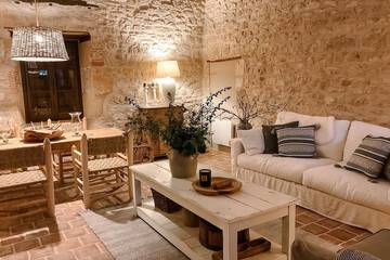 Gîte pour 2 personnes, avec piscine à Tourtoirac