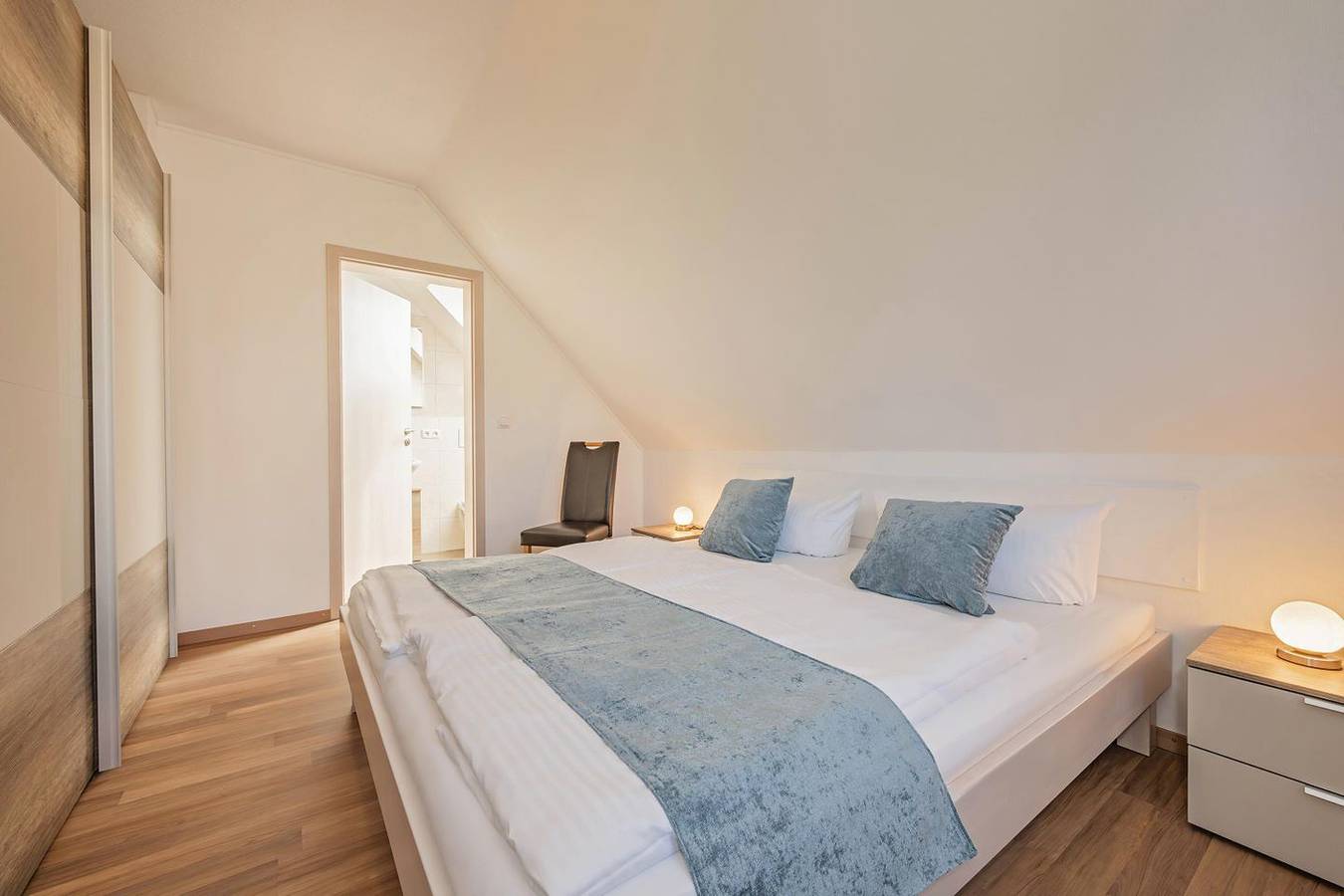 Apartamento entero, Moderne Ferienwohnung mit Terrasse, nur 750 m vom Ostseestrand entfernt in Koserow, Bernsteinbäder