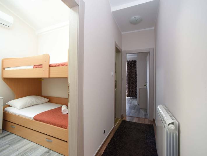 Gîte pour 4 personnes, avec balcon dans Tivat - 4