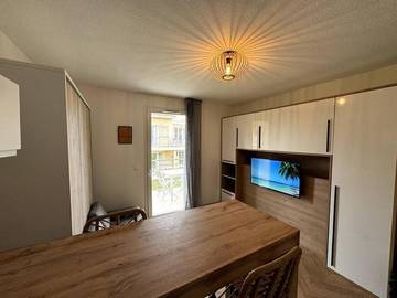 Gîte pour 2 personnes, avec piscine et balcon dans Plage de l'Argentière