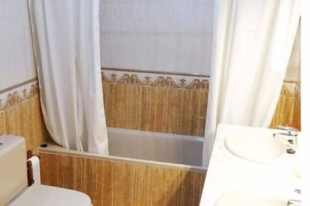 Tourist house La Fragua wiffi free, 5 bedrooms 3 bathrooms pets allowed in Navas de San Antonio, Segovia Province