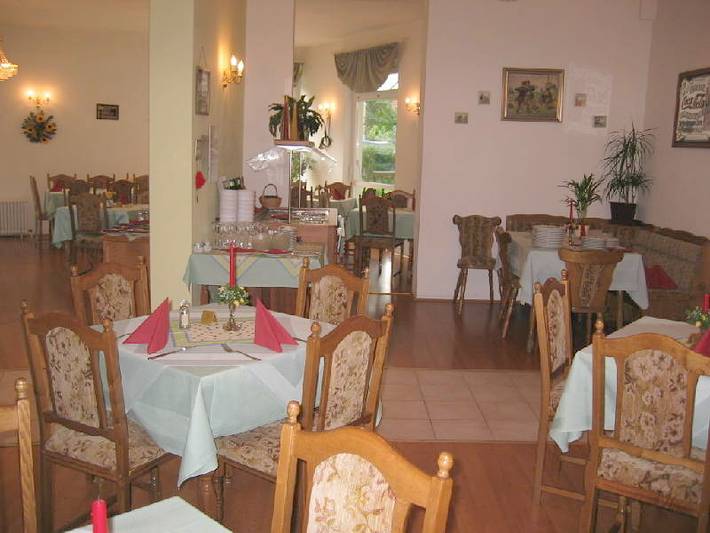 Hotel-Pension Brigitte - Einzelzimmer mit Dusche/Wc in Bad Krozingen, Südschwarzwald