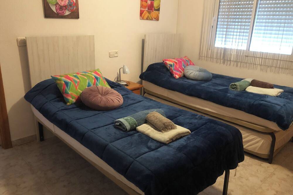 Sehr schöne Villa mit Pool und Terrassen, 500 m vom Strand entfernt (8 Personen) in Los Narejos, Los Alcázares