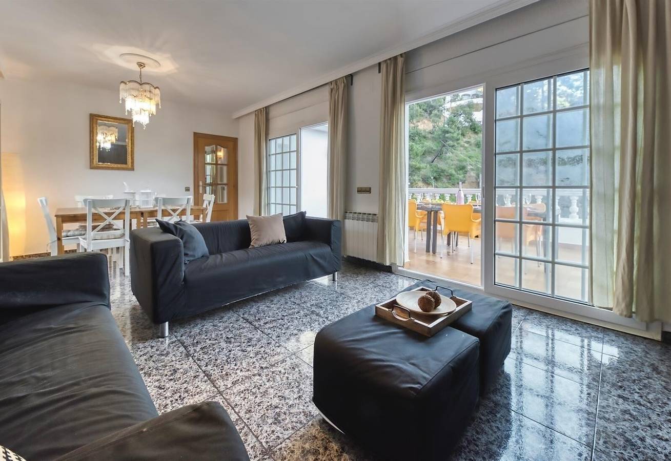 Villa 'Costa Cabana - Villa Rosa' with Pool, Garden and Wi-Fi in Font de Sant Llorenç, Lloret de Mar