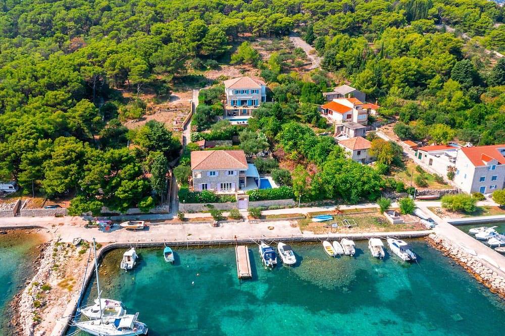 Villa Sympathy mit Pool in Prvić Luka (Kroatische Adria), Prvić Luka