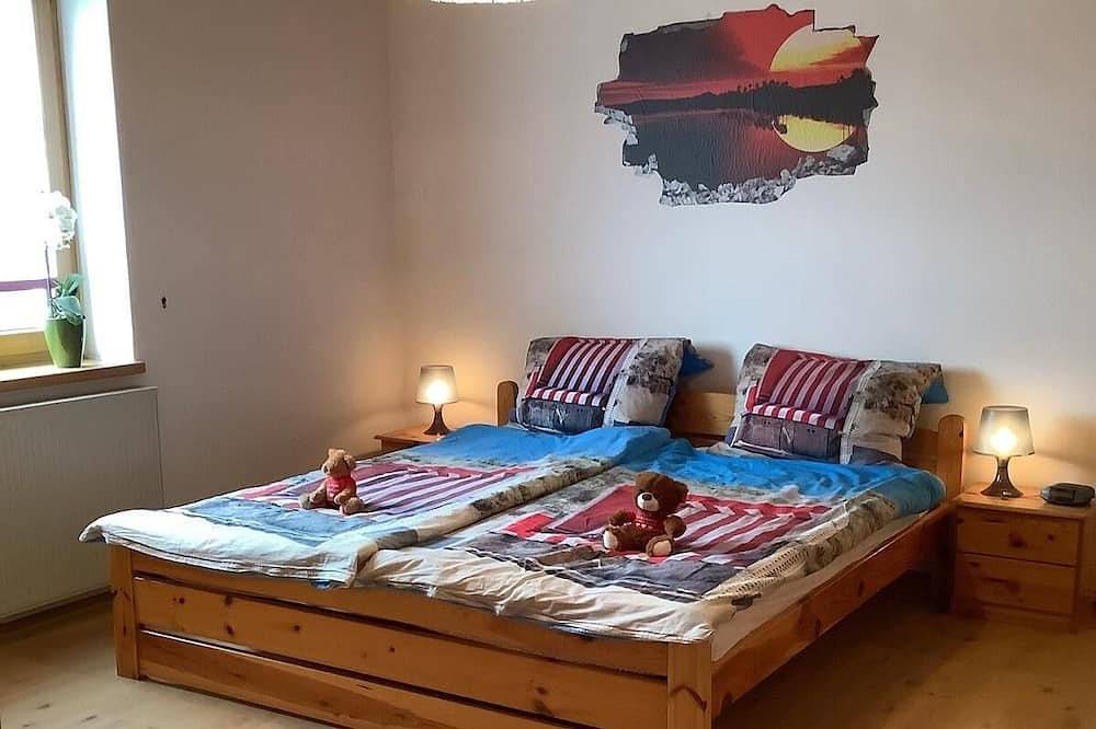Ganze Wohnung, Gemütliche Ferienwohnung mit Terrasse und Pool in Tiefenbach, Ostbayern