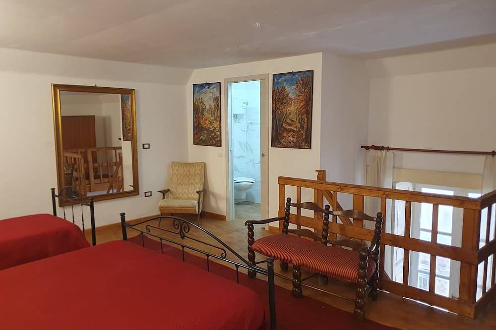 Ganze Wohnung, Ambra mit Balkon, wifi, im Zentrum, 5 min. zu Fuß zum Strand in Tropea, Vibo Valentia Provinz