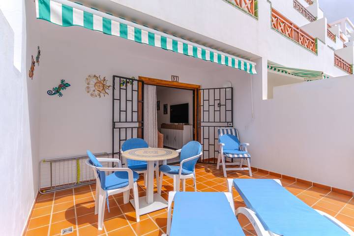 Apartamento entero, Apartamento Vacacional 'Victoria Court 2 51' con Piscina Compartida, Terraza Privada y Wi-Fi in Los Cristianos, Arona 