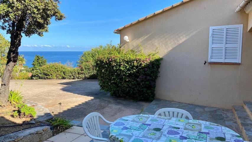 Villa per 4 persone, con terrazza e panorama nonché giardino in Monticello