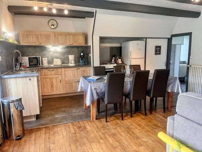 Gîte pour 6 personnes, avec jardin à La Tour-d'Auvergne - 2