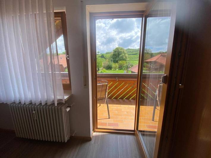 Landhaus für 4 Personen, mit Garten und Ausblick sowie Balkon in Markgraeflerland
