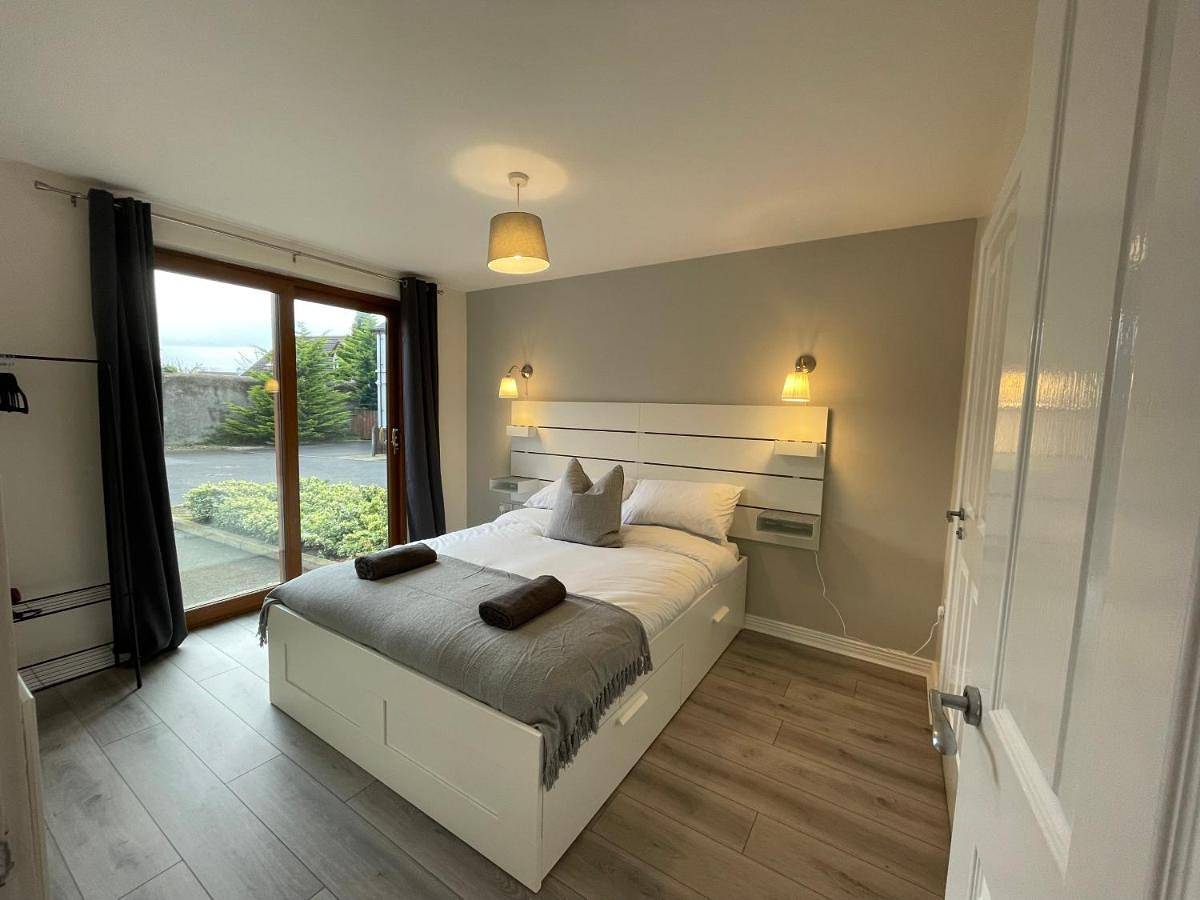 Entire apartment, Apartment with Mountain View in Newcastle (County Down), County Down