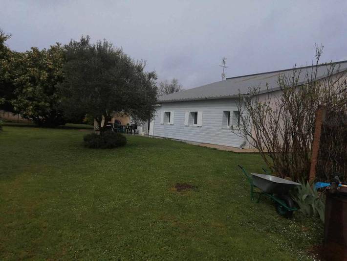 Gîte pour 4 personnes, avec jardin ainsi que terrasse et vue à Saint-Michel-de-Montaigne - 2