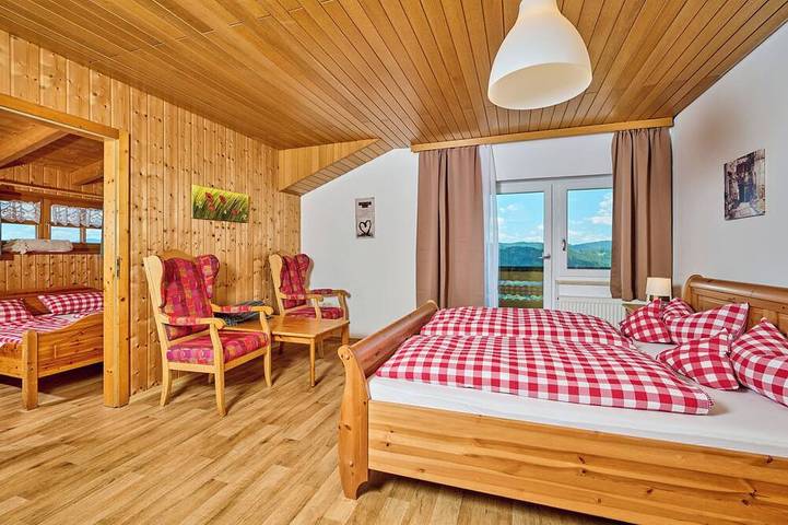 Ferienhaus für 25 Personen, mit Balkon und Garten sowie Pool in Kollnburg - 2