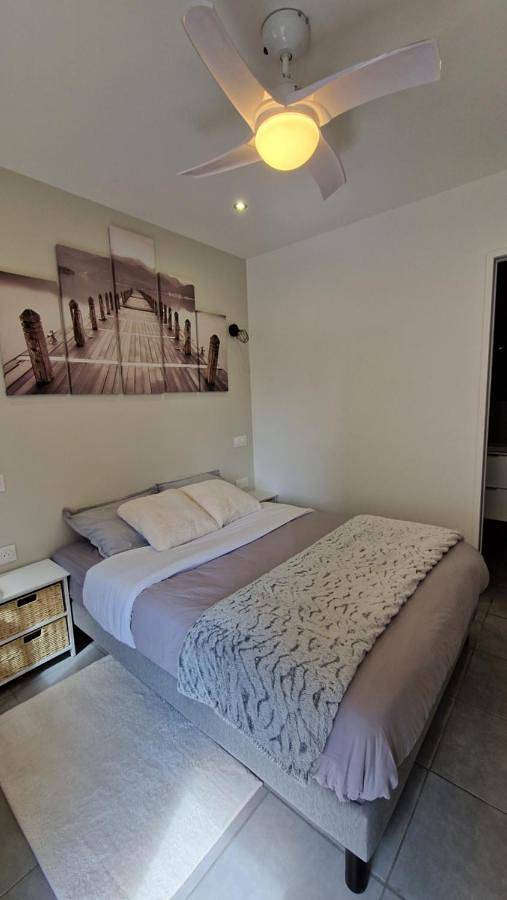 Double Room with Private Bathroom in Ferrières-les-Verreries, Région de Montpellier
