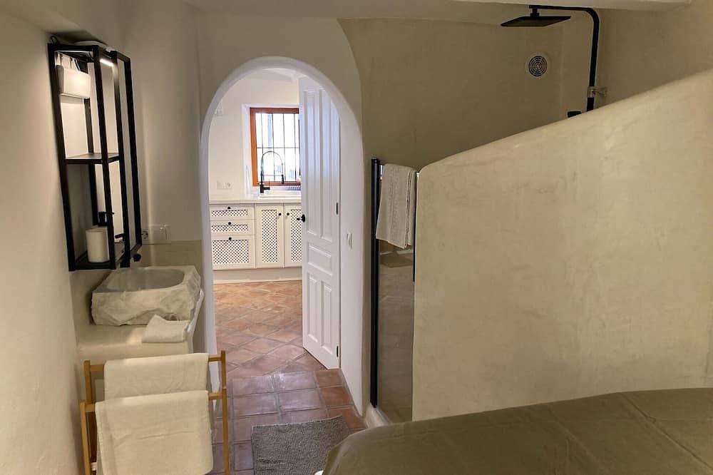 Entire apartment, \"Bodega Millantú\" cozy studio. Fully equipped and independent. in Cómpeta, Málaga Province