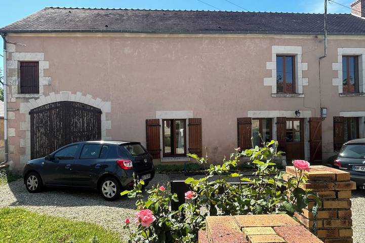 Location de vacances pour 6 personnes, avec jardin à Garchy