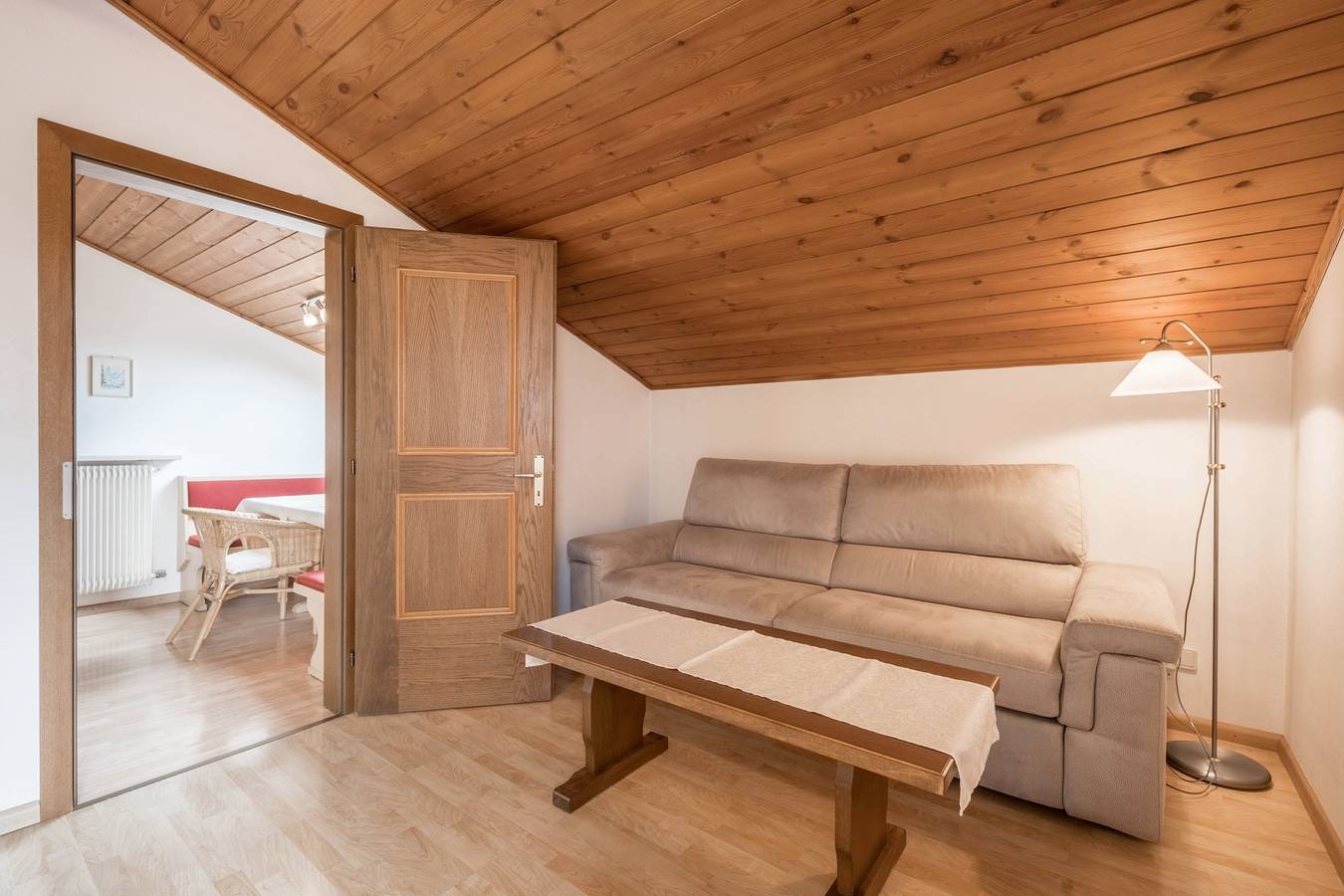 Ganze Wohnung, Ferienwohnung "Residenz Kronstein - Fewo 8" mit Balkon, Gemeinschaftsgarten und Bergblick in Tisens, Nonsberggruppe