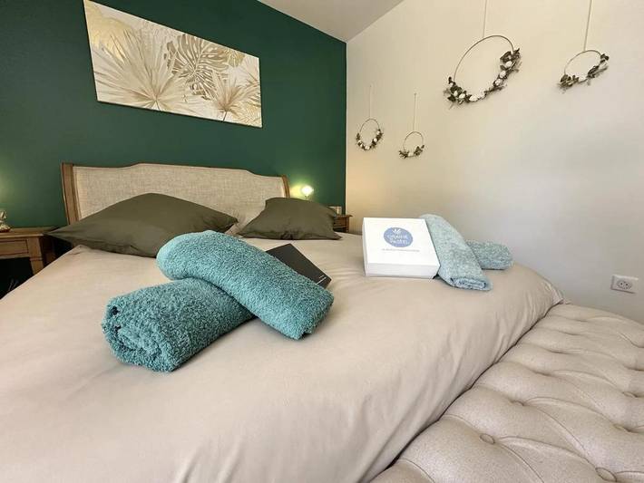 Chambre d’hôte pour 2 personnes, avec vue ainsi que jardin et piscine