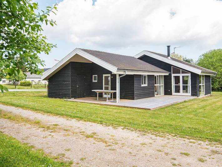 Ferienhaus für 8 Personen, mit Whirlpool und Terrasse sowie Garten und Sauna in Mommark