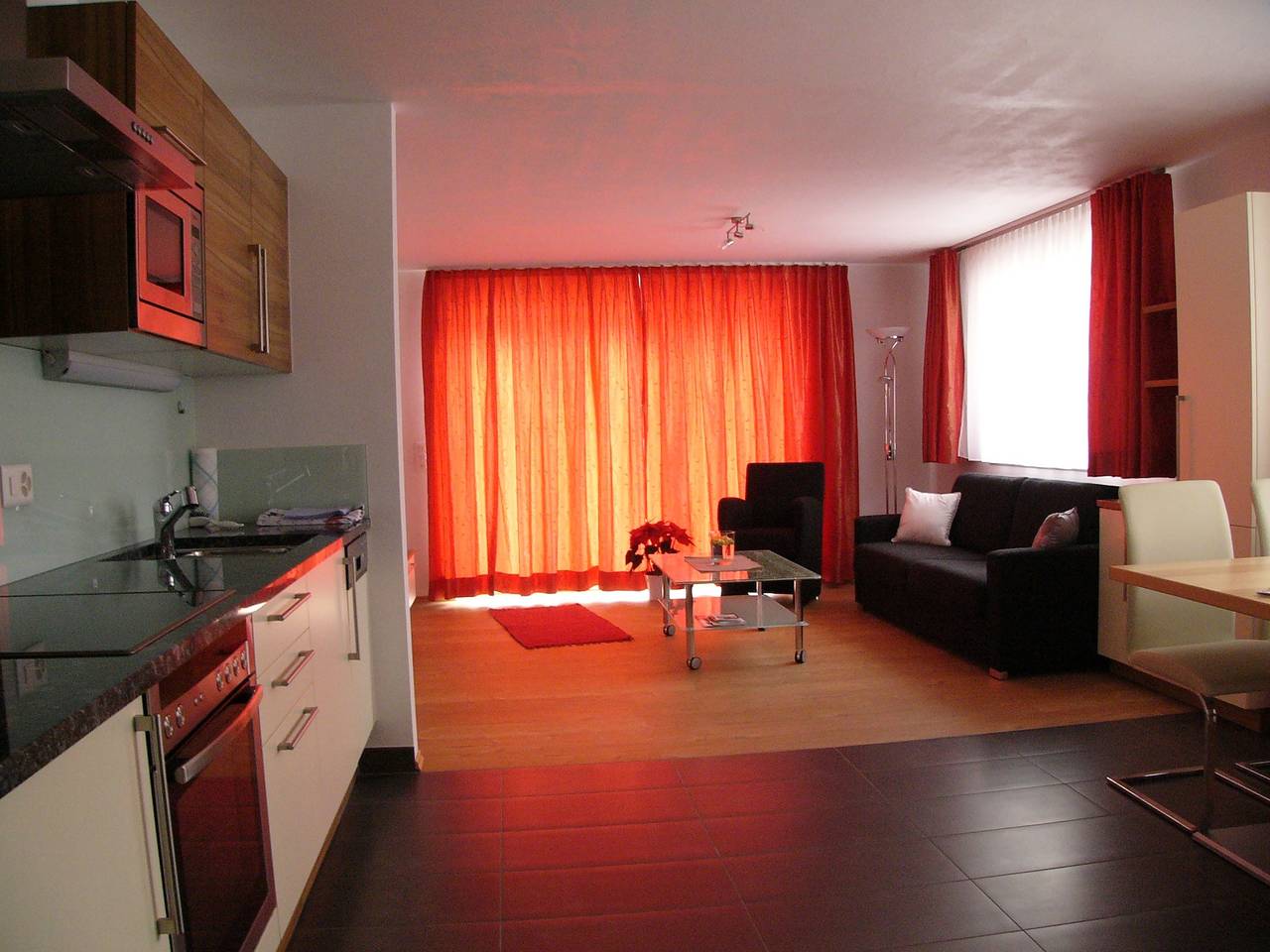 Ganze Ferienwohnung, Ferienwohnung Chasa Percosta - 4 Personen / 2.5 Zimmer / 1 Schlafraum / Nr. 2 in Scuol, Unterengadin