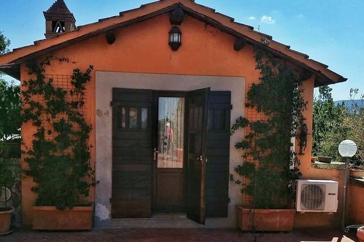 Casa rural para 2 personas, con terraza y piscina además de jardín y jacuzzi - 1