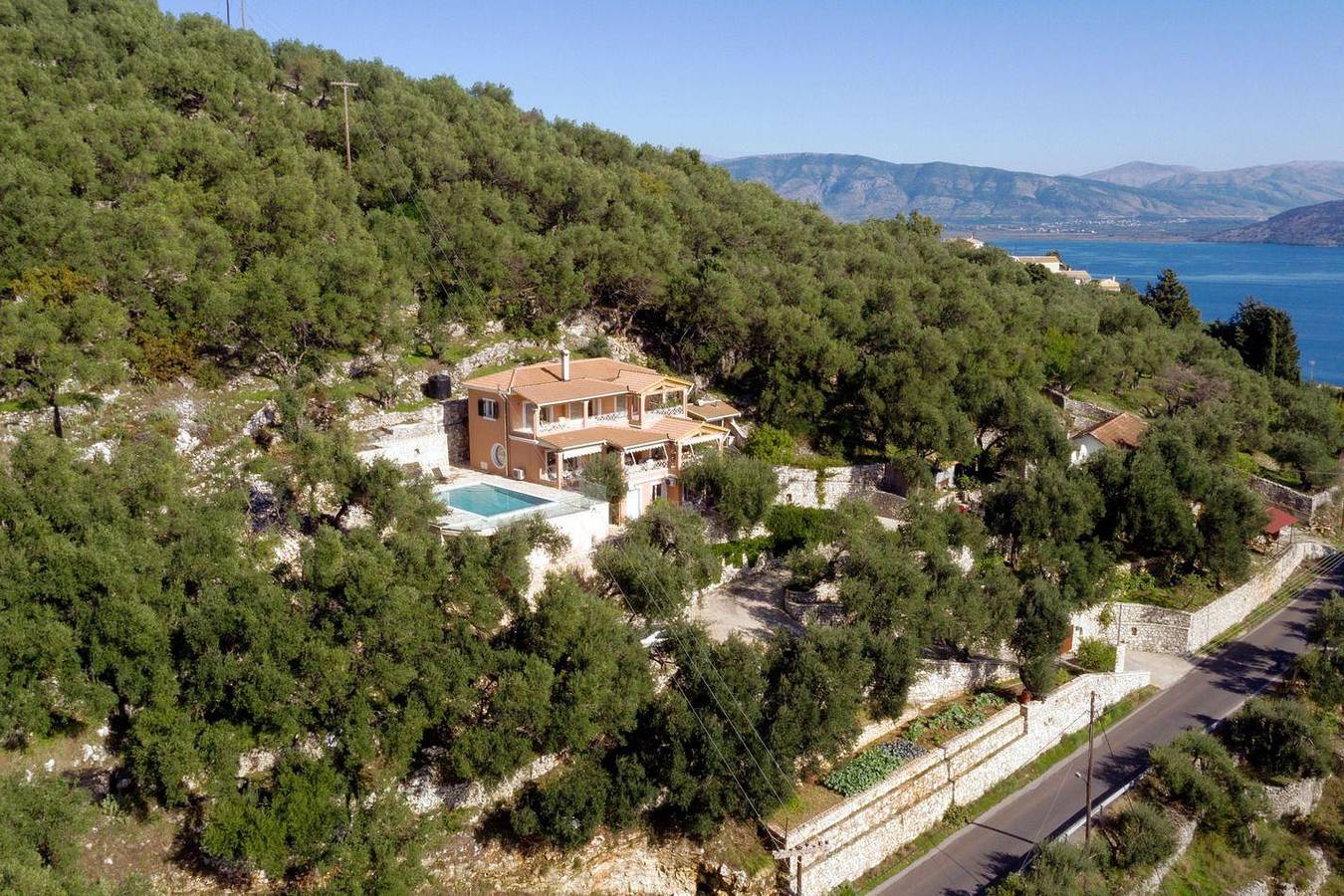Amazing 3 bedroom villa with stunning sea views in Kentroma, Corfu