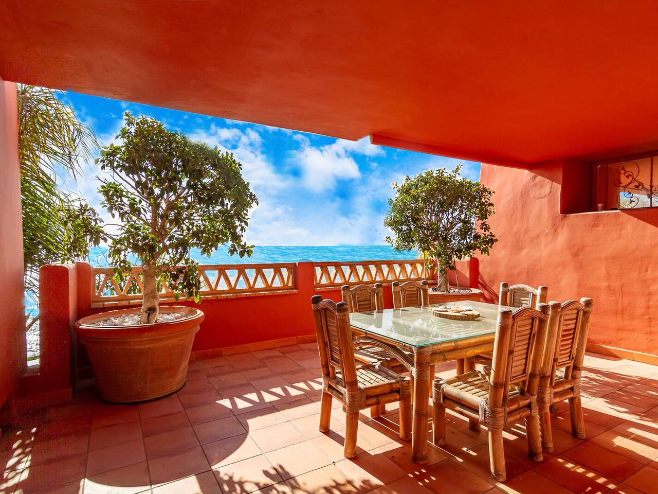 Entire apartment, Modern duplex with jacuzzi, pool, wifi and parking in Torrox Costa in Torrox Costa, Torrox